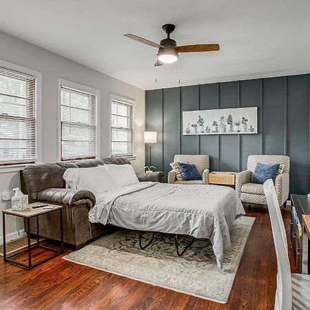 Chic Home With Huge Grassy Yard 7 Mins To Arrowhead Stadium Independence Buitenkant foto