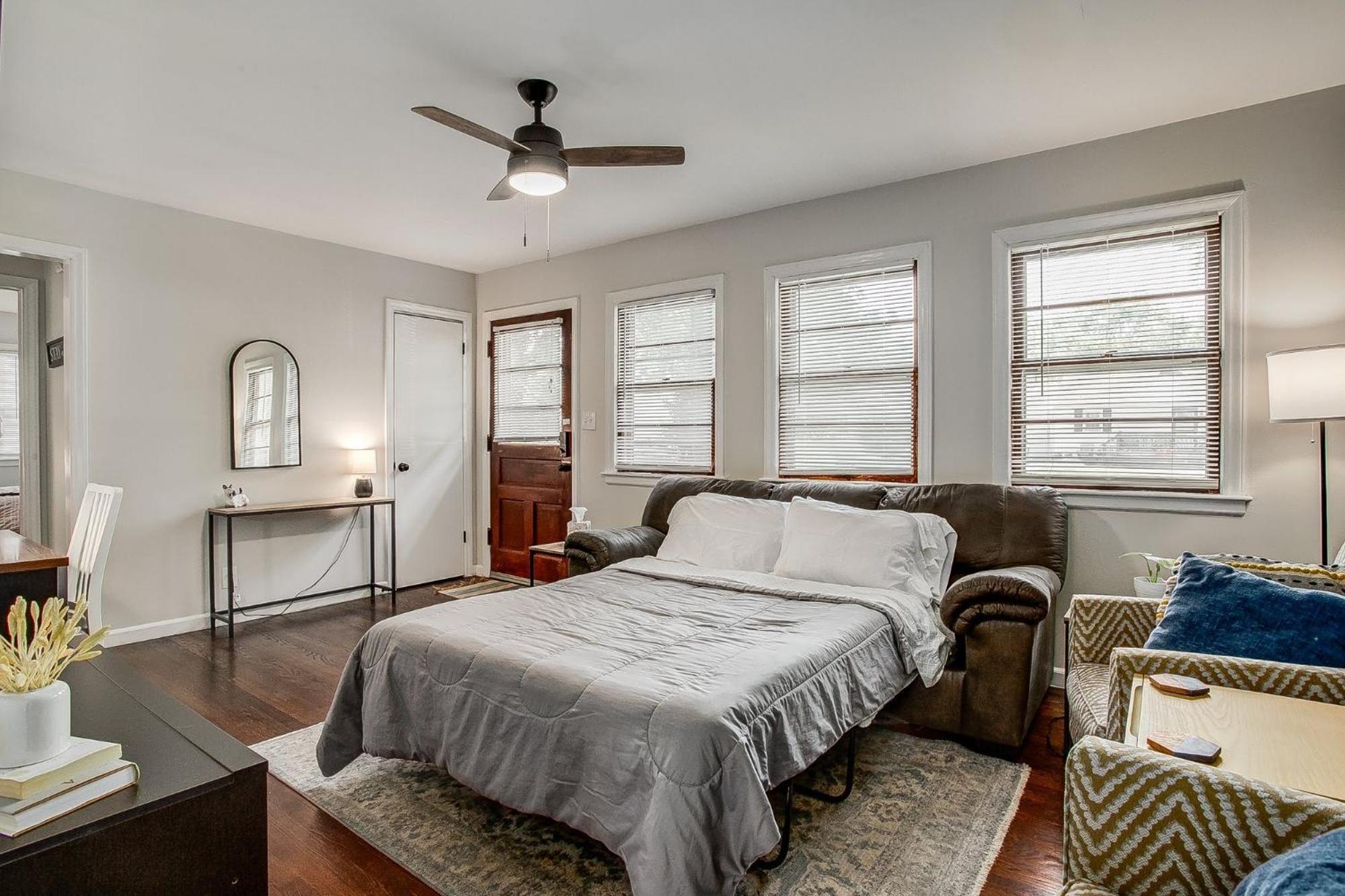 Chic Home With Huge Grassy Yard 7 Mins To Arrowhead Stadium Independence Buitenkant foto