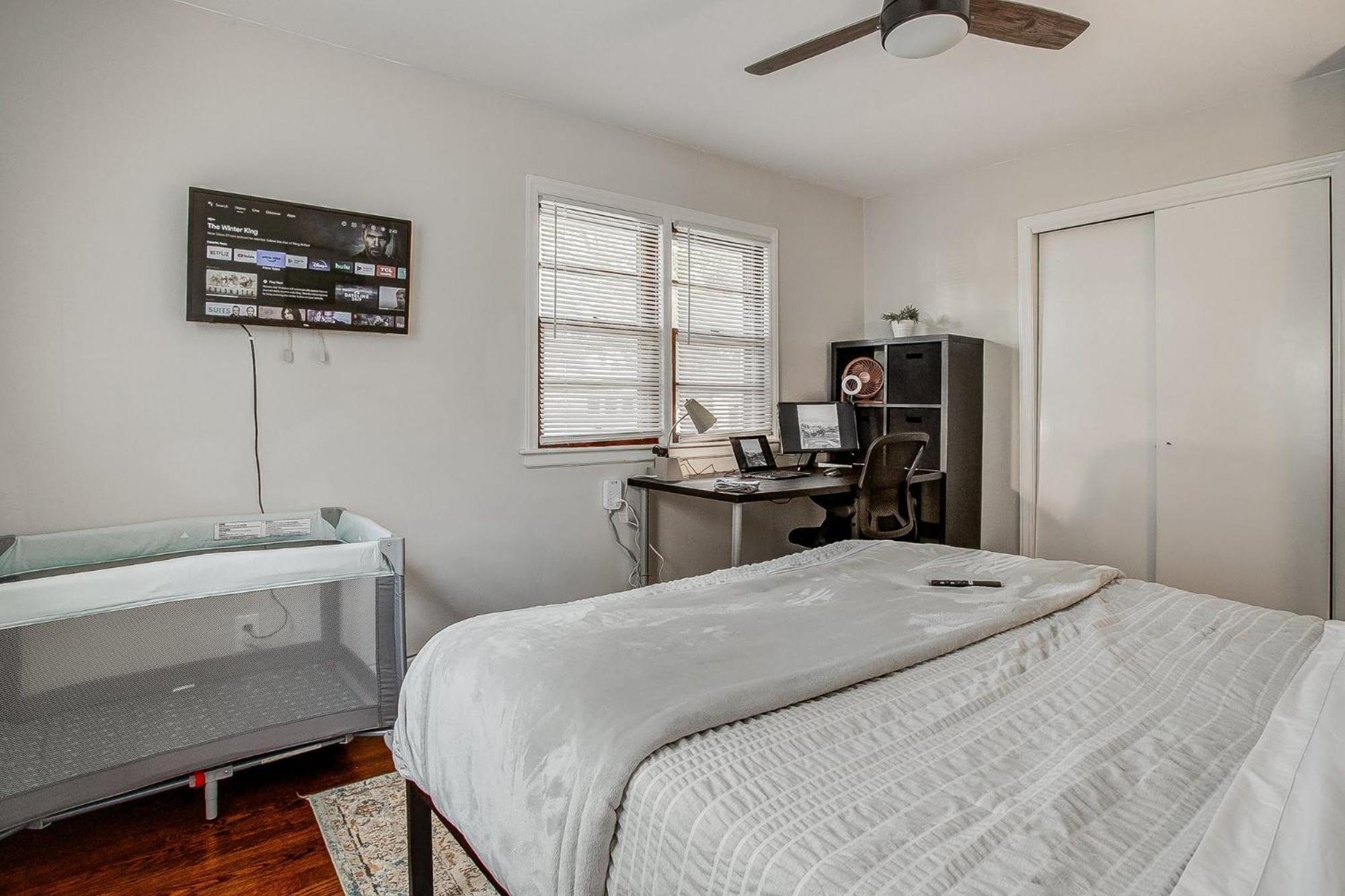 Chic Home With Huge Grassy Yard 7 Mins To Arrowhead Stadium Independence Buitenkant foto