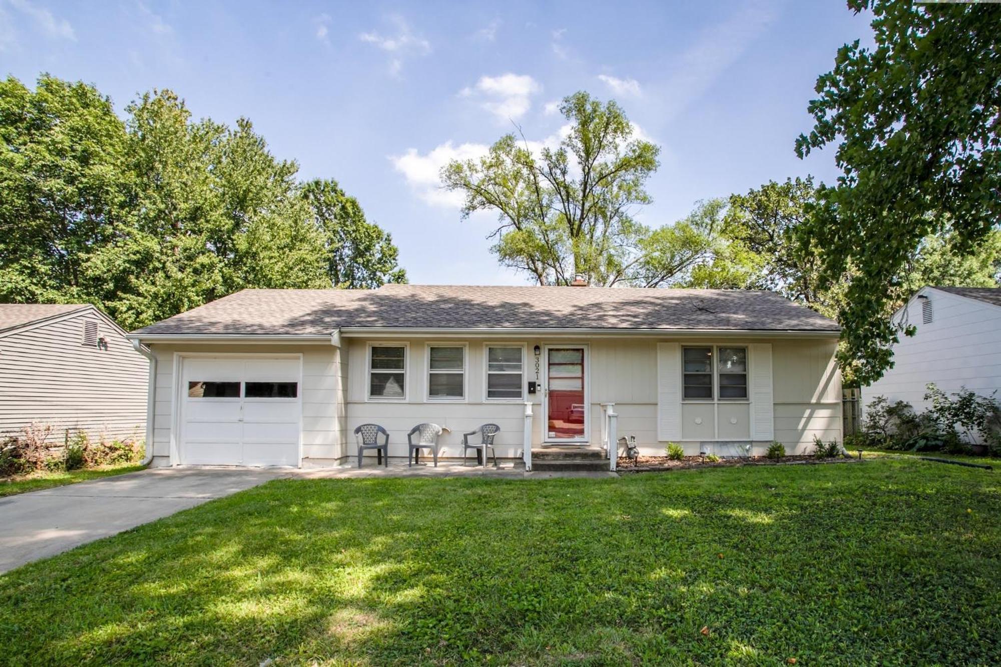 Chic Home With Huge Grassy Yard 7 Mins To Arrowhead Stadium Independence Buitenkant foto