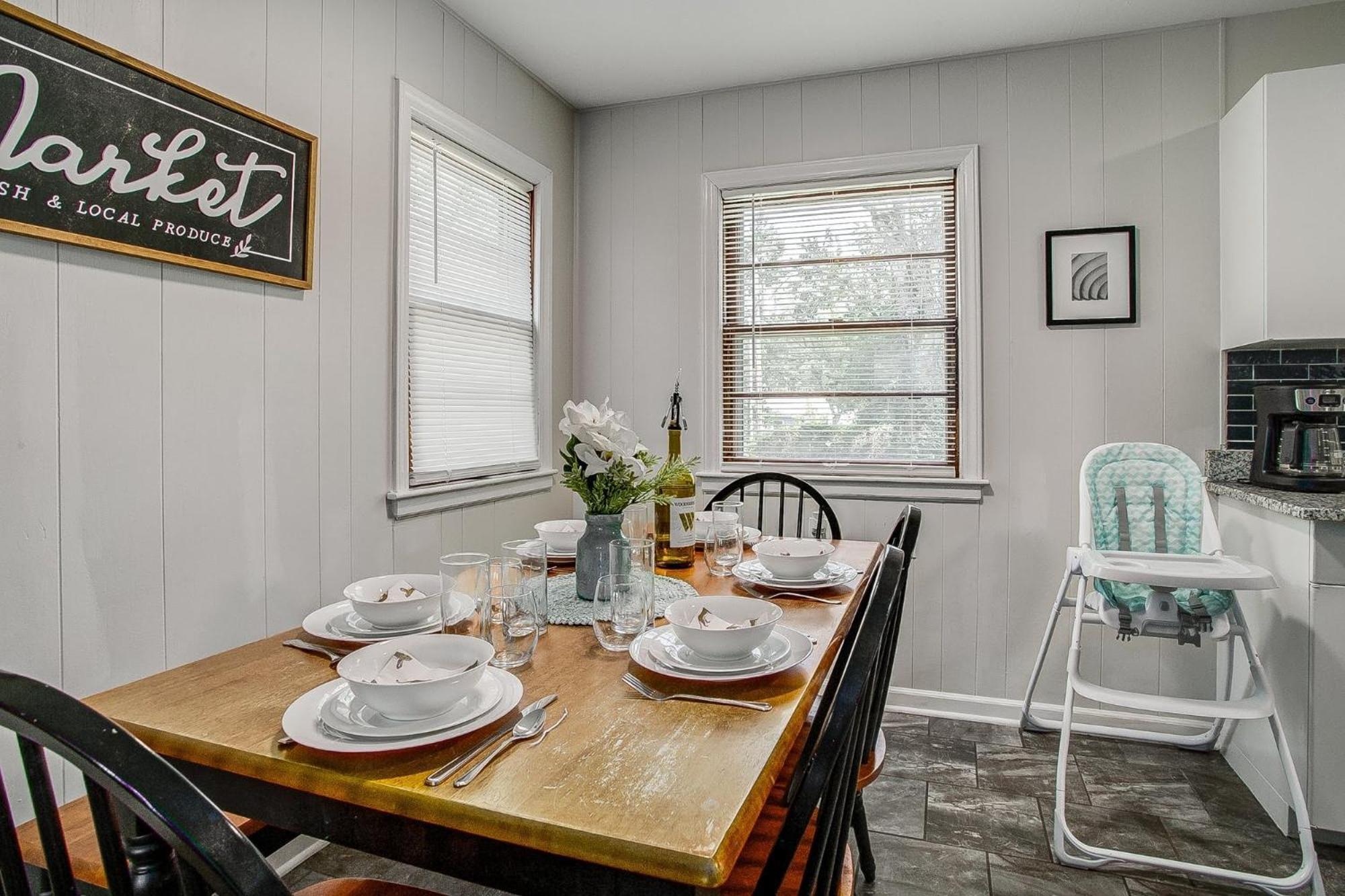 Chic Home With Huge Grassy Yard 7 Mins To Arrowhead Stadium Independence Buitenkant foto