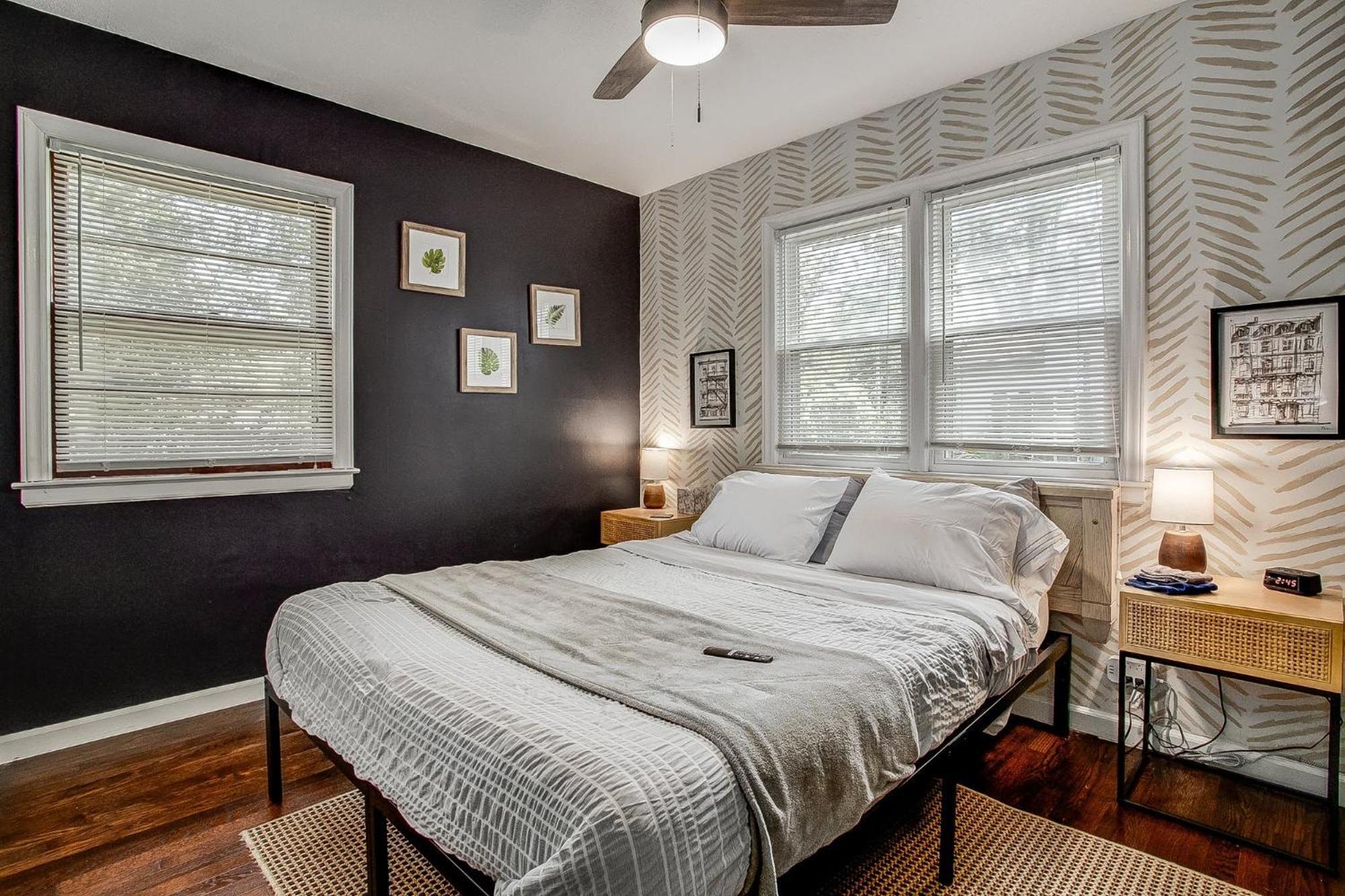 Chic Home With Huge Grassy Yard 7 Mins To Arrowhead Stadium Independence Buitenkant foto